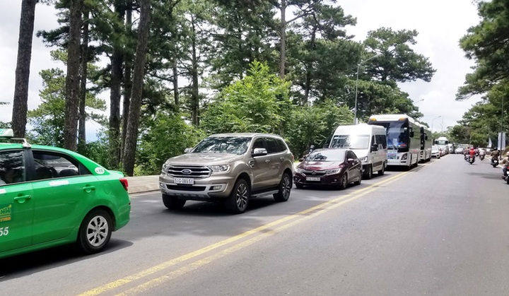 Large tourist inflows congest Dalat - 6