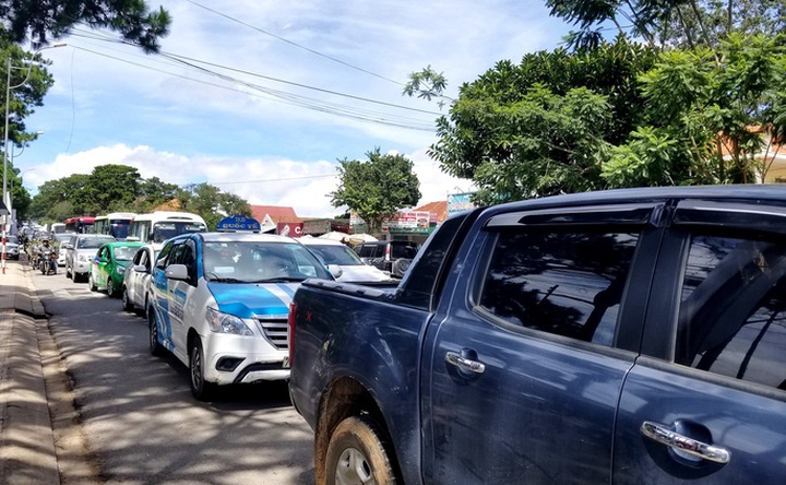 Large tourist inflows congest Dalat - 4