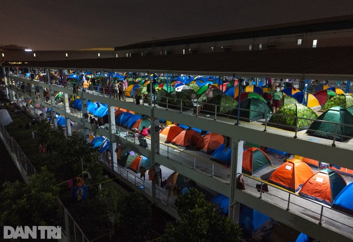 Thousands quarantined inside Ho Chi Minh City company - 8