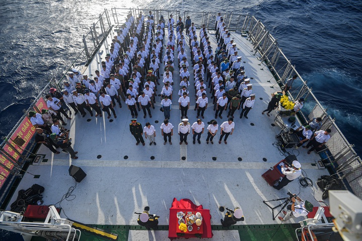 Youth delegation enjoys Spratly Islands trip - 1