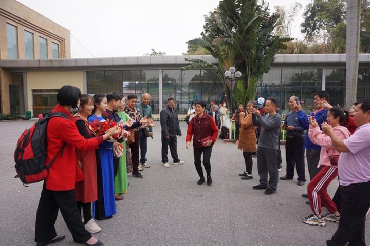 Mong Cai Border Gate serves first Chinese tourists after three-year gap - 4 Mong Cai Border Gate serves first Chinese tourists after three-year gap - 4