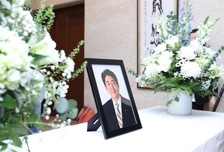 President Nguyen Xuan Phuc to attend state funeral of late Japanese PM Abe Shinzo - 1