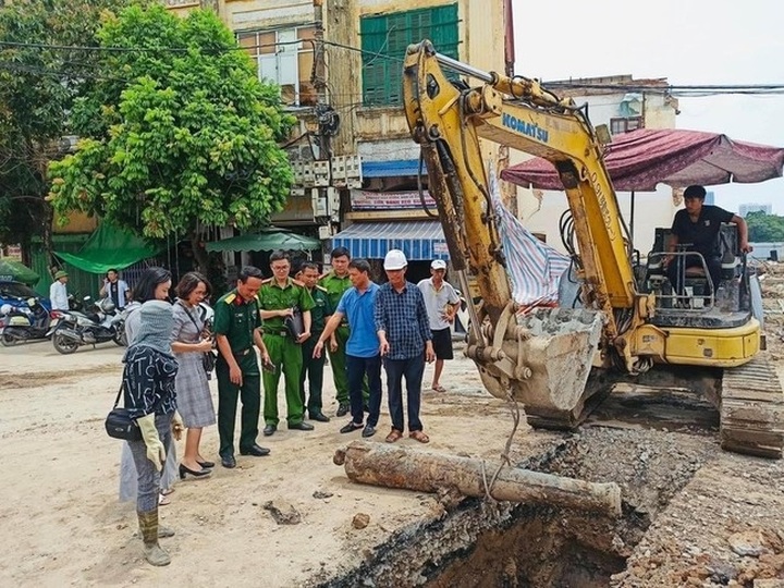 A cannon of the Nguyen Dynasty discovered in Hai Phong - 1 A cannon of the Nguyen Dynasty discovered in Hai Phong - 1