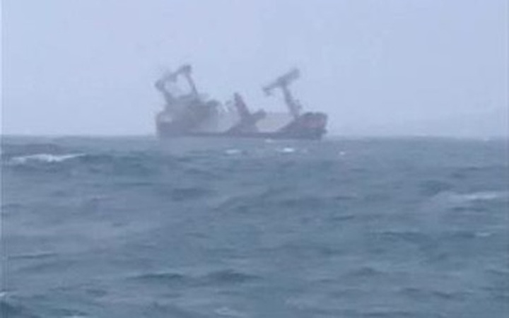11 crew members rescued off sinking ship - 1