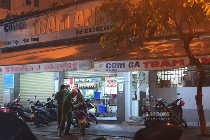 Nha Trang chicken rice restaurant suspended after mass poisoning - 1