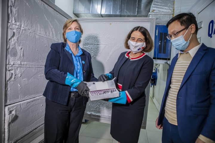 Australia delivers 3.6 million more Pfizer vaccine doses to Vietnam - 1
