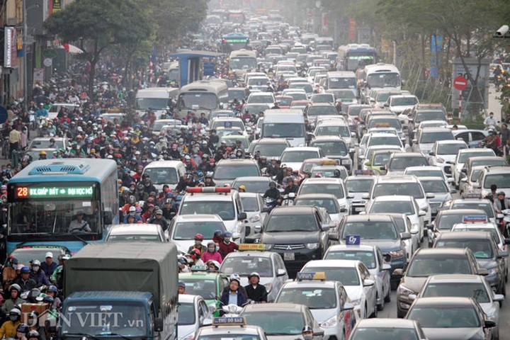 Traffic congestion chokes Hanoi ahead of Tet - 1 Traffic congestion chokes Hanoi ahead of Tet - 1