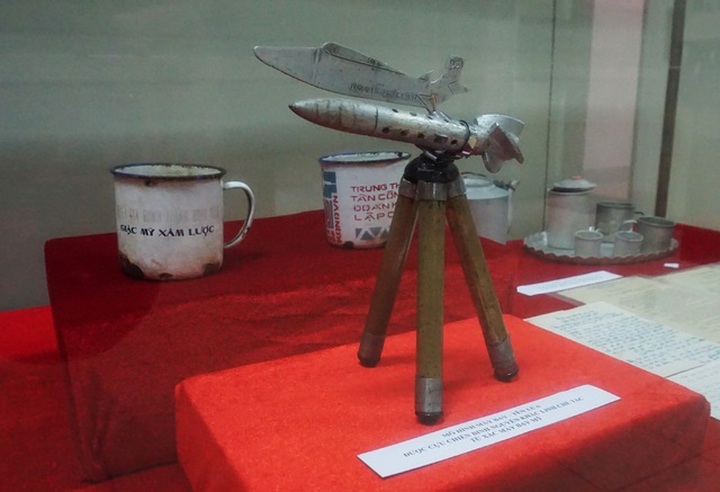 War items on display at Nghe An Museum - 9