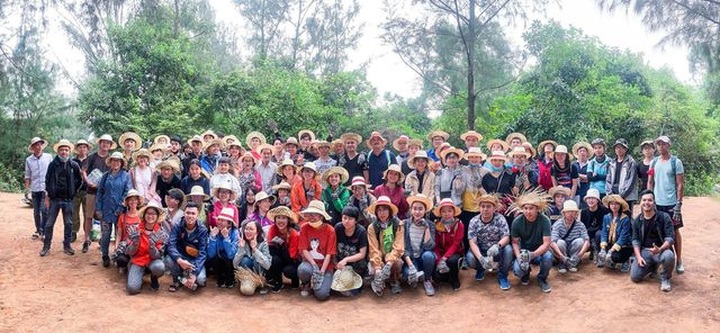 Young people clean up Son Tra Peninsula - 1 Young people clean up Son Tra Peninsula - 1