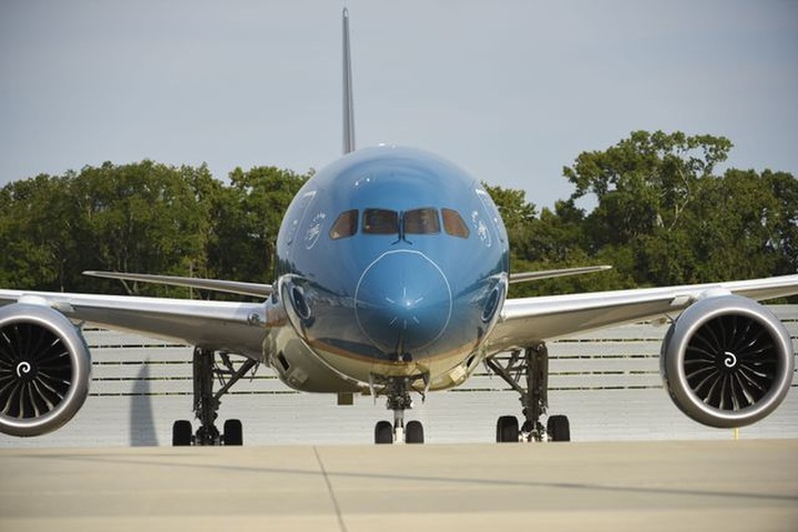 Vietnam Airlines receives first Boeing 787-10 - 2