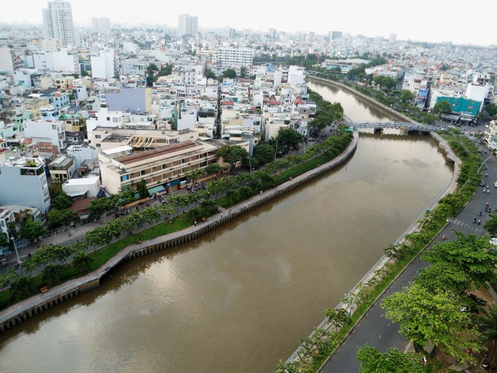 HCM City to dredge polluted Nhieu Loc-Thi Nghe canal - 1 HCM City to dredge polluted Nhieu Loc-Thi Nghe canal - 1