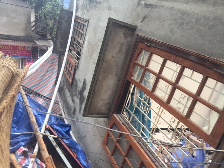 Two-floor house in Lao Cai suddenly collapses - 2