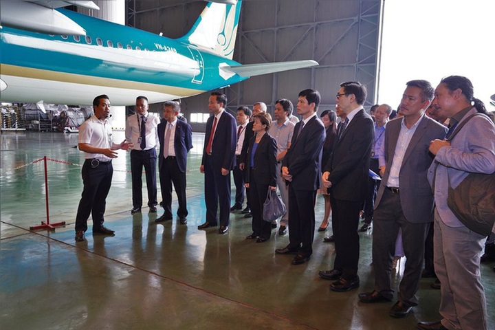 First aircraft maintenance joint venture in Vietnam set up - 1