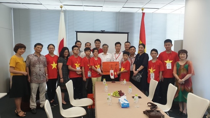 Vietnam wins high prizes at international maths contest - 3