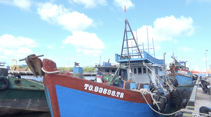 Fishing boat found illegally transporting diesel - 1 Fishing boat found illegally transporting diesel - 1