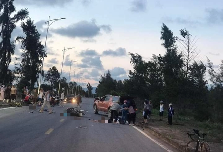 Motorbike crash kills two students in Nghe An - 1 Motorbike crash kills two students in Nghe An - 1