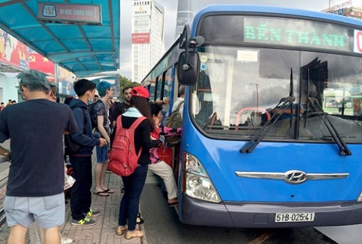HCM City launches bus crime hotline - 1