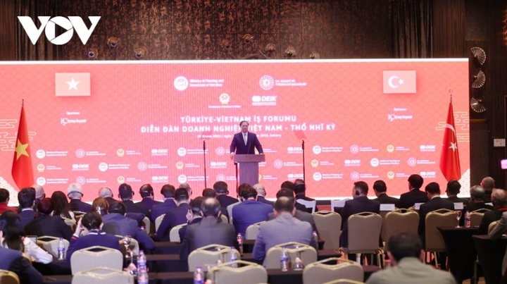PM Chinh affirms Vietnam’s readiness to facilitate Turkish investments - 1 PM Chinh affirms Vietnam’s readiness to facilitate Turkish investments - 1