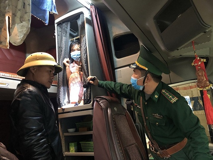 Dozens fined for illegally entering Vietnam to avoid Covid-19 quarantine rules - 2