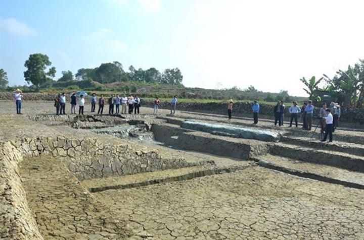 Archaeologists suggest restoring canal surrounding ancient citadel - 1