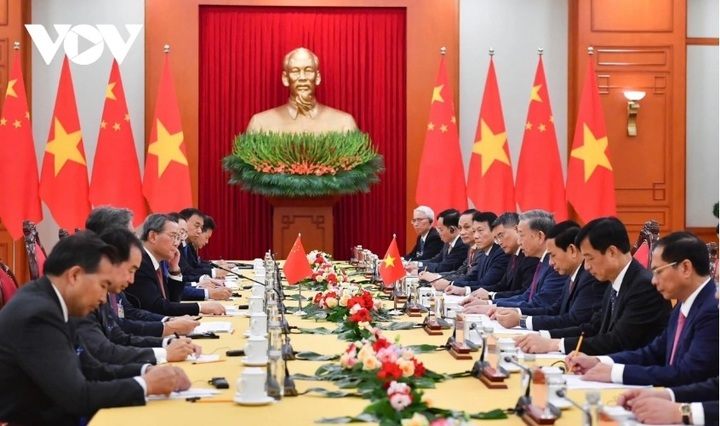 Top leader To Lam, Chinese Premier Li Qiang meets in Hanoi - 1 Top leader To Lam, Chinese Premier Li Qiang meets in Hanoi - 1