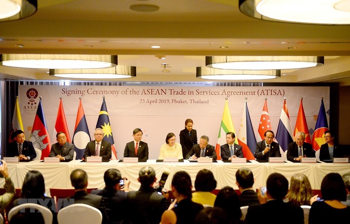 Trade, investment agreements between ASEAN nations inked - 1