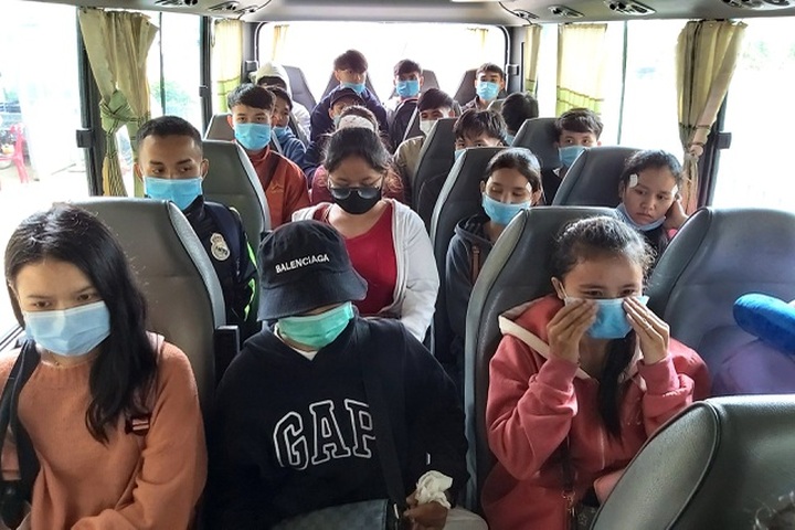 Lao students quarantined in Vietnam for study - 2