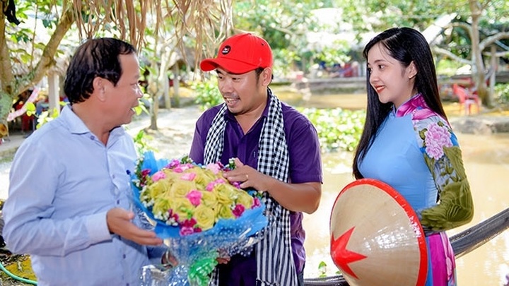 Young tourism start-up provides exciting experience for visitors to Ben Tre - 1