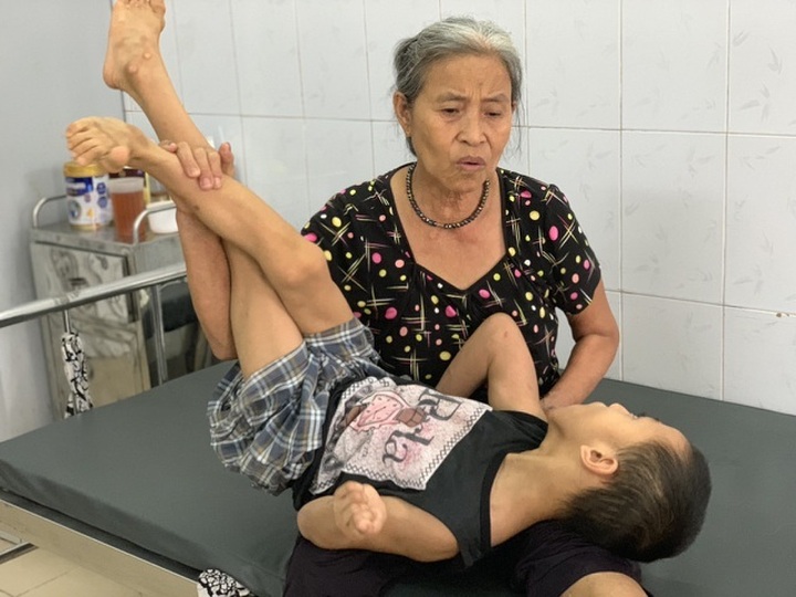 Readers help elderly woman and her grandson overcome illness - 2