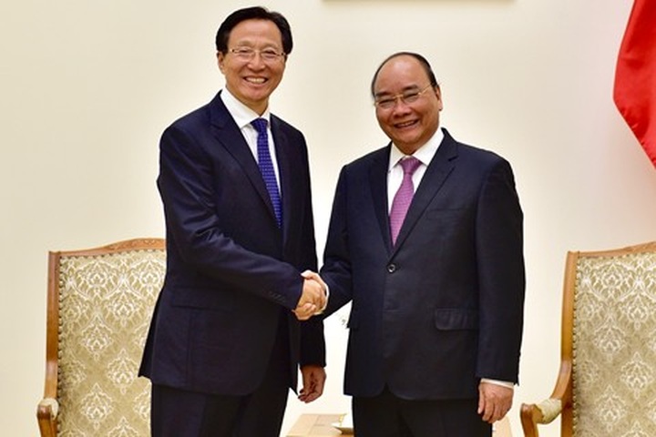 Vietnam, China should strengthen agriculture cooperation, PM says - 1