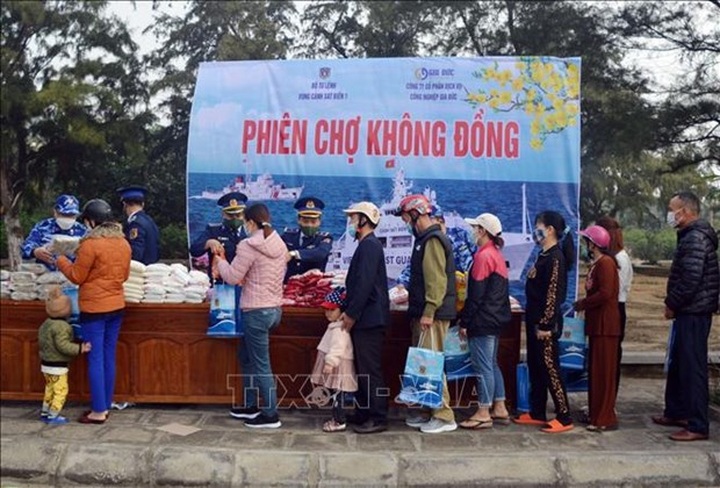 Bach Long Vi island district get aid prior to Lunar New Year - 1