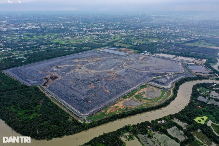 Dumping site plagues HCM City residents - 1