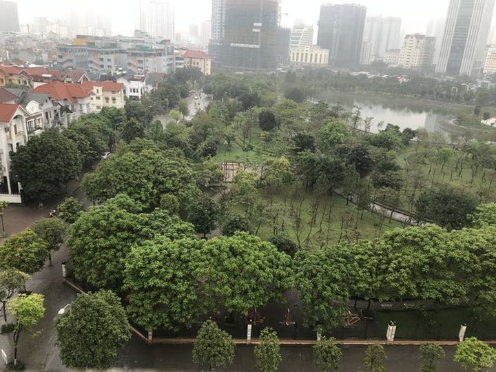 Residents oppose parking lot at Cau Giay Park - 1