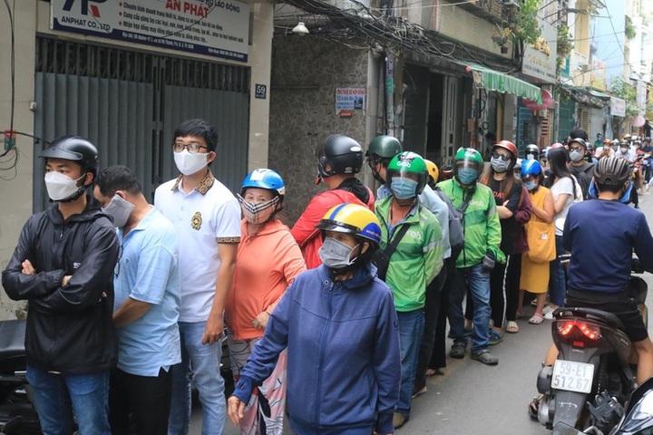 Iconic bread shop partnership ends in HCM City - 2