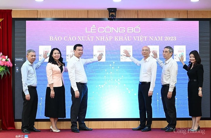 HCM City leads nation in 2023 export earnings: Report - 1