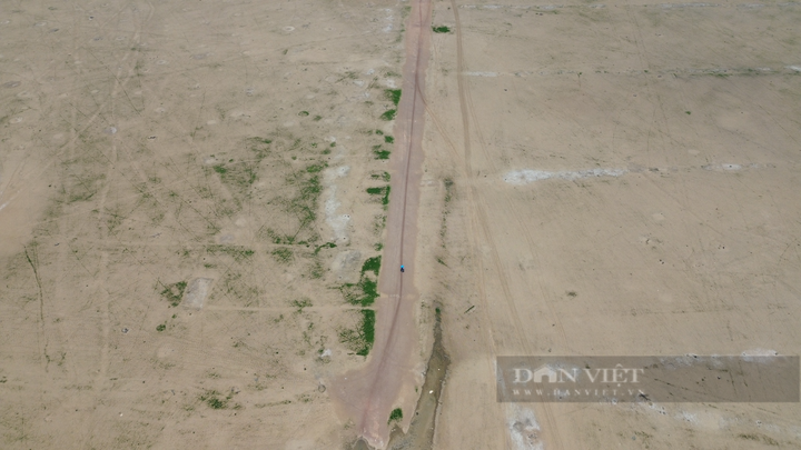 Southern reservoir dries out due to hot weather - 2