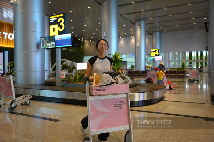 Danang Airport wears black and pink to welcome K-pop group - 3 Danang Airport wears black and pink to welcome K-pop group - 3
