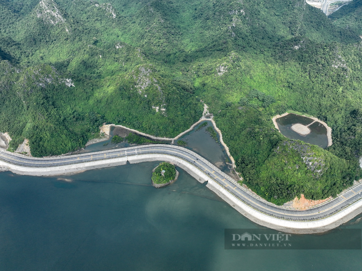 Coastal road expected to boost Quang Ninh tourism - 4 Coastal road expected to boost Quang Ninh tourism - 4