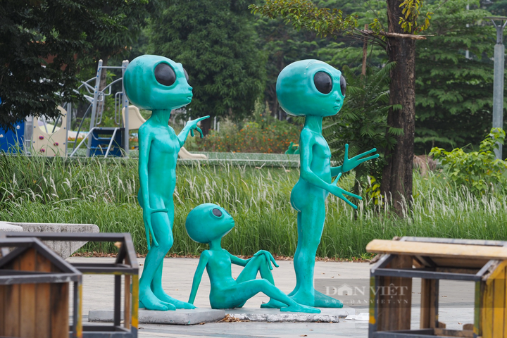 Astronomy park in Hanoi left abandoned - 4 Astronomy park in Hanoi left abandoned - 4