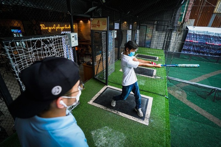 Coffee shop provides space for baseball players in HCM City - 1 Coffee shop provides space for baseball players in HCM City - 1