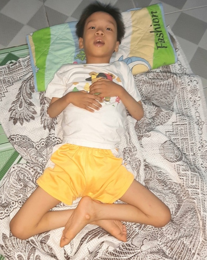 Poor couple powerless to save ailing children - 1