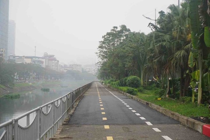 Hanoi's first cycle lane yet to grab public attention - 1 Hanoi's first cycle lane yet to grab public attention - 1