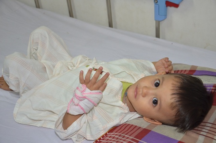 Woman calls for help to treat grandson from heart disease - 1