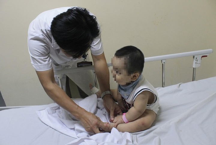 Hanoi and HCM City record rising hand-foot-mouth cases - 1