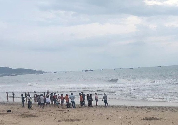 Tourist goes missing at Phan Thiet beach - 1 Tourist goes missing at Phan Thiet beach - 1