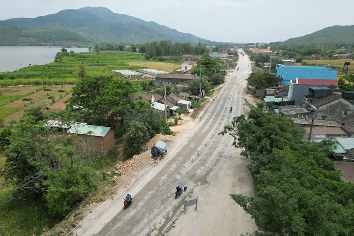 VND37-trillion expressway project proposed - 1