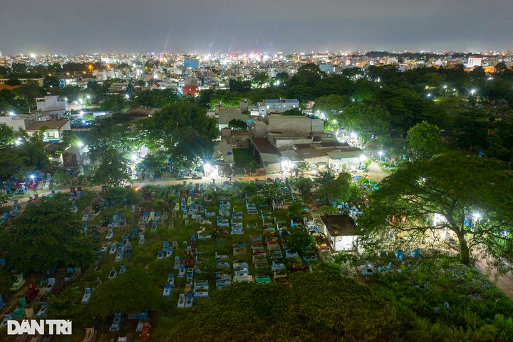 HCM City biggest graveyard to be replaced by schools and park - 1 HCM City biggest graveyard to be replaced by schools and park - 1