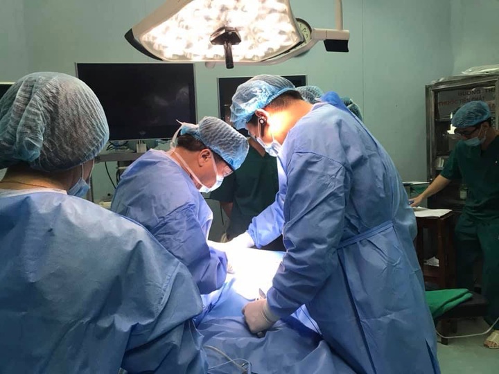 Thyroid cancer surgery for smallest patient successfully conducted at Hanoi hospital - 1 Thyroid cancer surgery for smallest patient successfully conducted at Hanoi hospital - 1