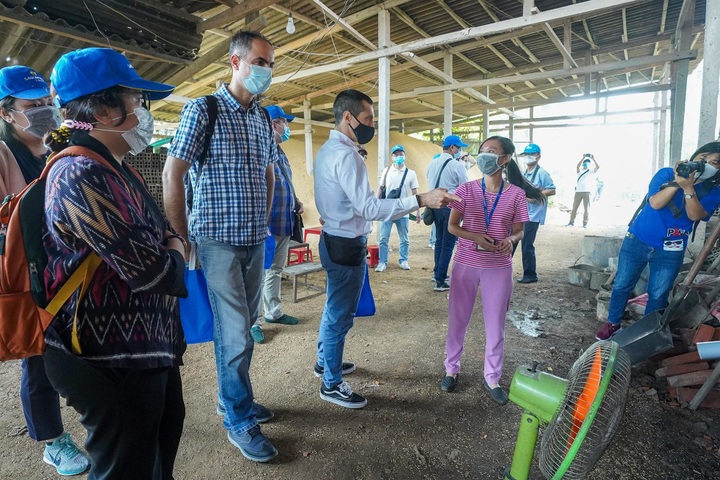 Foreign press and embassy staff enjoy ecological tour in Ben Tre - 1 Foreign press and embassy staff enjoy ecological tour in Ben Tre - 1