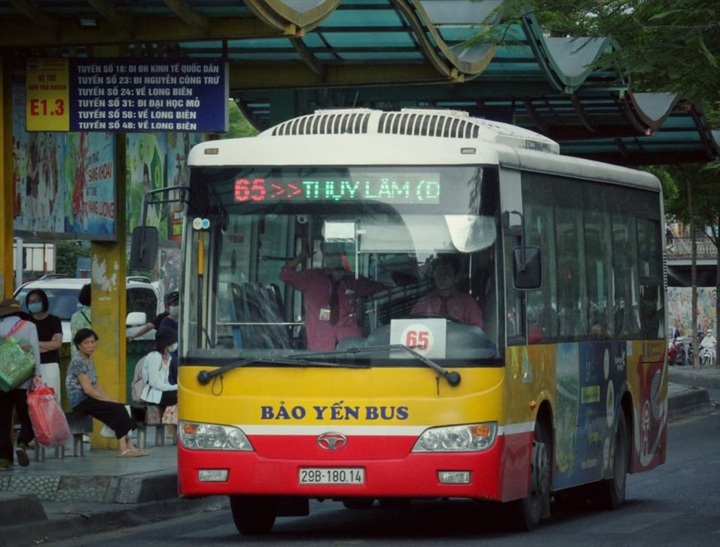 Hanoi to benefit from additional 2,700 bus stops - 1